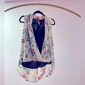 Watercolor Print Sleeveless Blouse